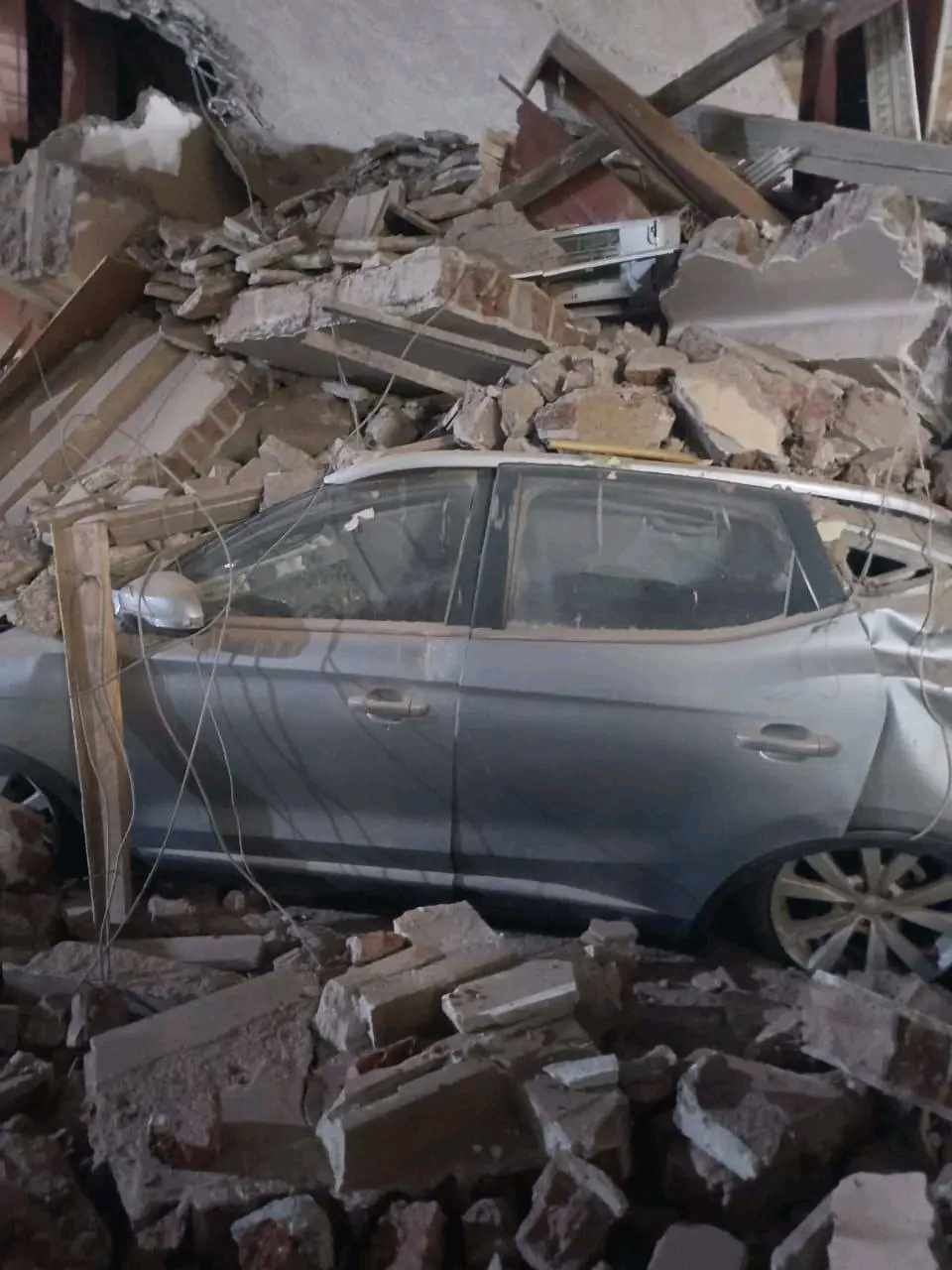 تشكيل لجنة فنية،اول تحرك من محافظ الشرقية بعد إنهيارعقارقديم بالزقازيق،فيتو