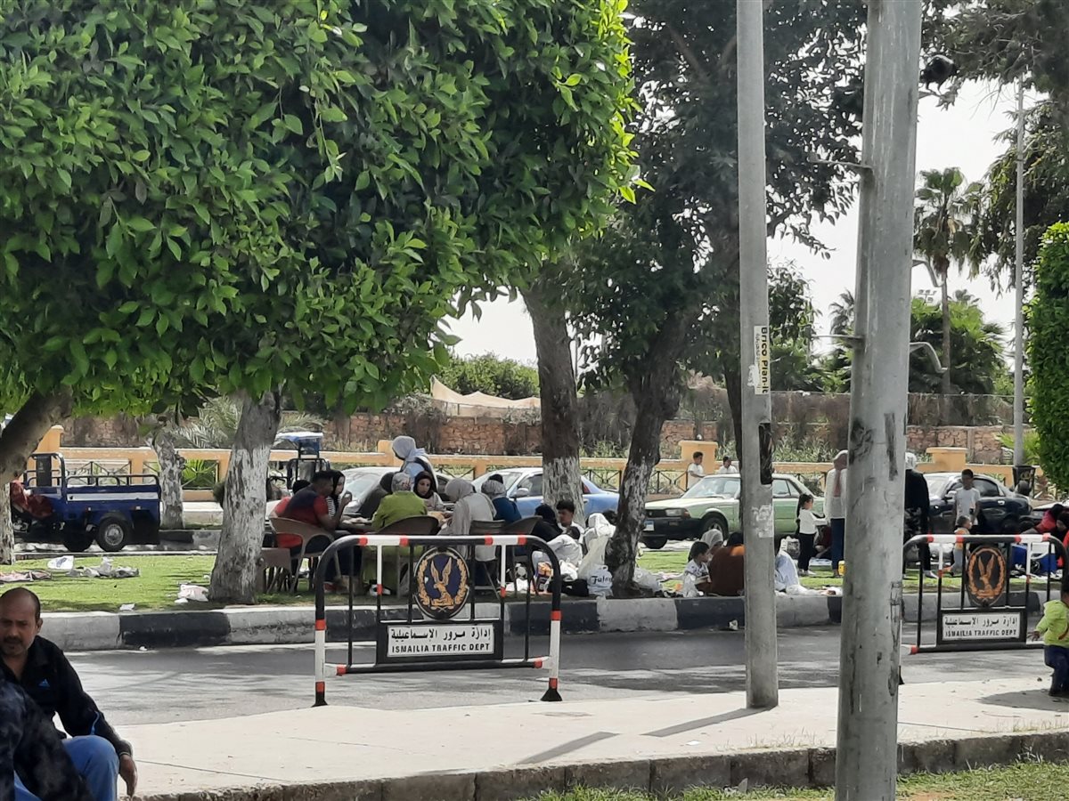 جانب من توافد المواطنين على المسطحات، فيتو