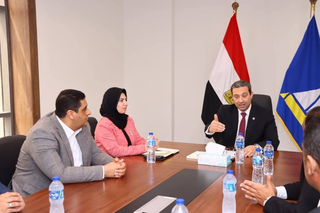 محافظ دمياط يجتمع مع المهتمين بالسياحة والهيئة الإقليمية لتنشيط السياحة