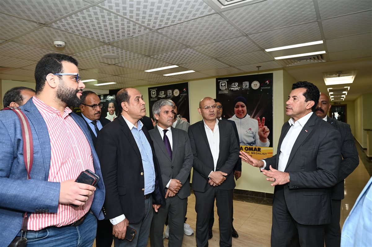 أشرف صبحي يناقش مستقبل الرياضة المصرية مع رؤساء تحرير الصحف والمواقع المصرية