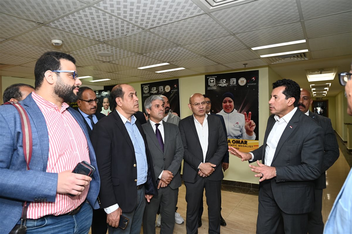 أشرف صبحي يناقش مستقبل الرياضة المصرية مع رؤساء تحرير الصحف والمواقع المصرية