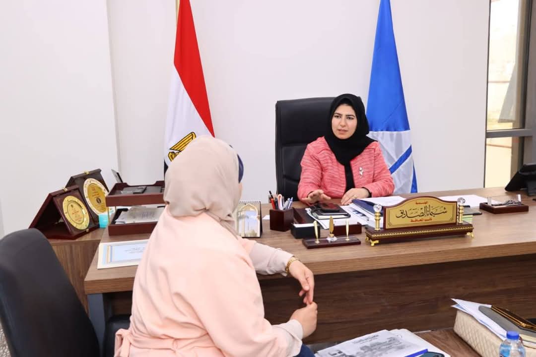 نائب محافظ دمياط تناقش أبرز الفرص الاستثمارية المتاحة بالمحافظة