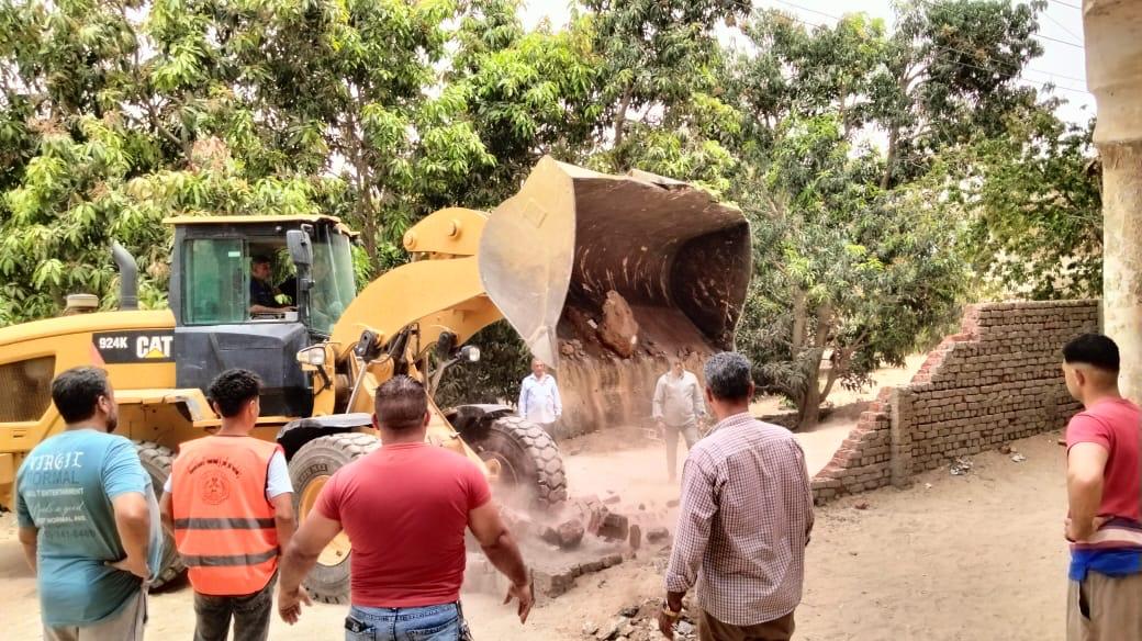 جانب من أعمال الازالة،فيتو