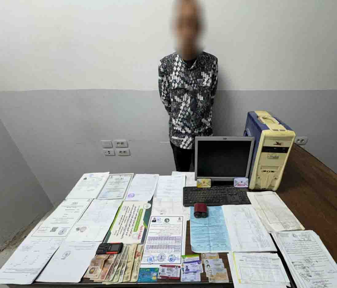 ضبط مزور محترف في الشرقية بحوزته أختام ومحررات رسمية مزورة