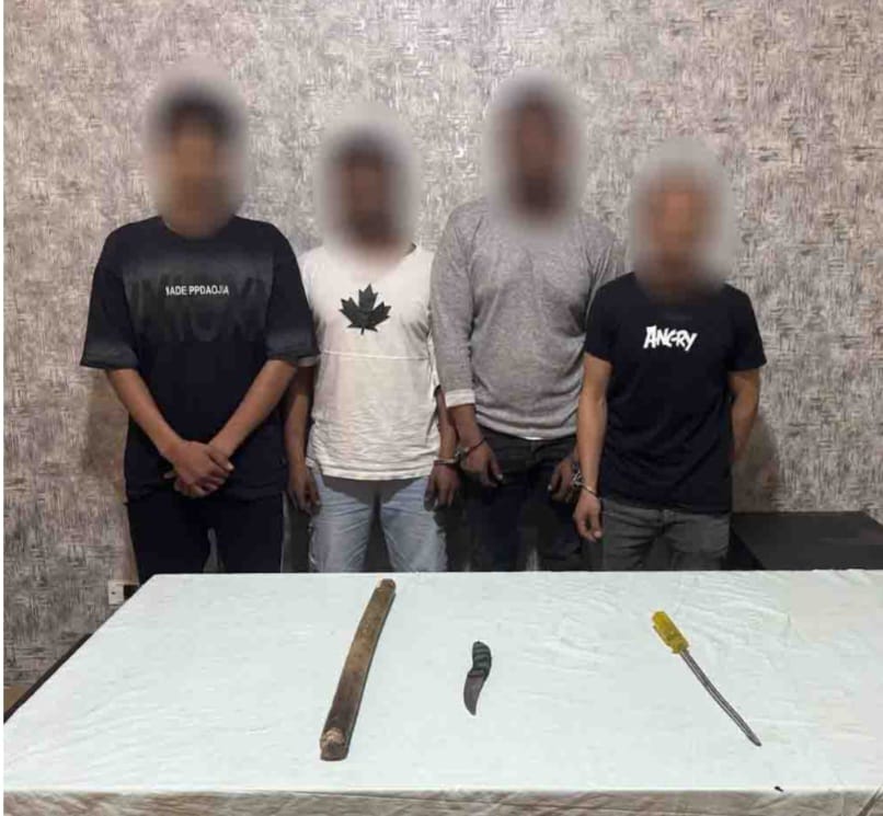 القبض على 4 أشخاص تعدوا على عامل دليفري داخل مول بحدائق أكتوبر