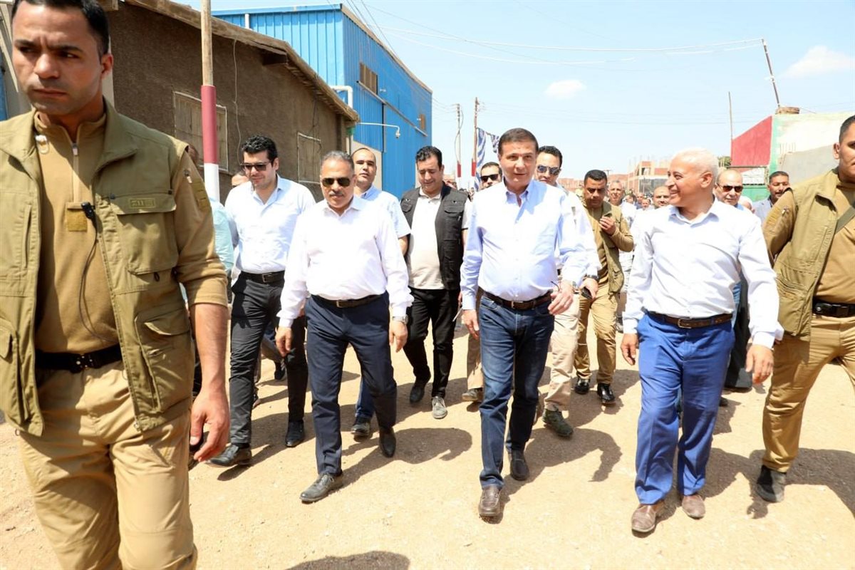 وزير الزراعة يوجه بالتيسيرعلى المزارعين في عمليات صرف الأسمدة،فيتو