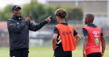 ريموند مداكا مدرب جنوب افريقيا