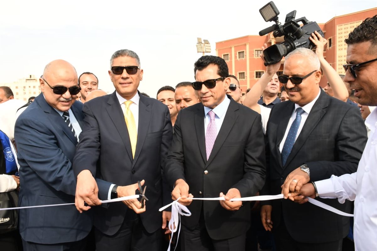 أشرف صبحي ومحافظ الجيزة يفتتحان منشآت رياضية جديدة بنادي حدائق الأهرام