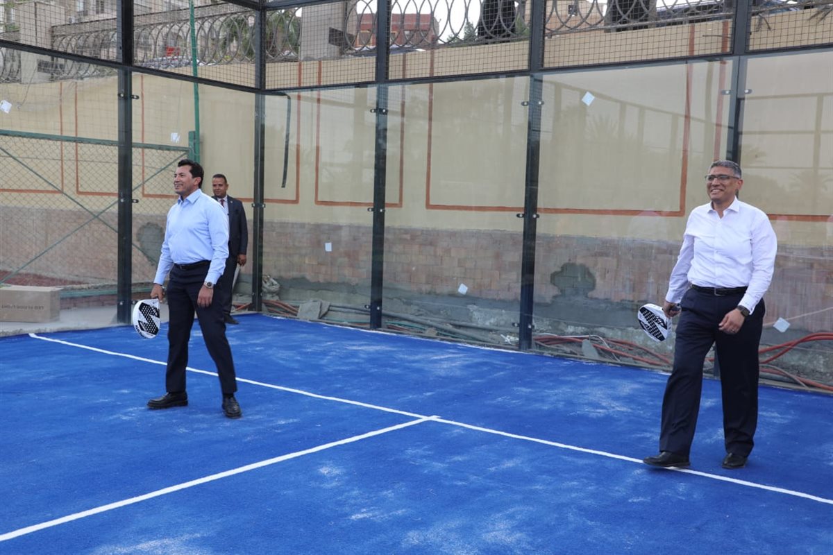 وزير الرياضة ومحافظ الجيزة يفتتحان ملاعب نادي الصحفيين النهري