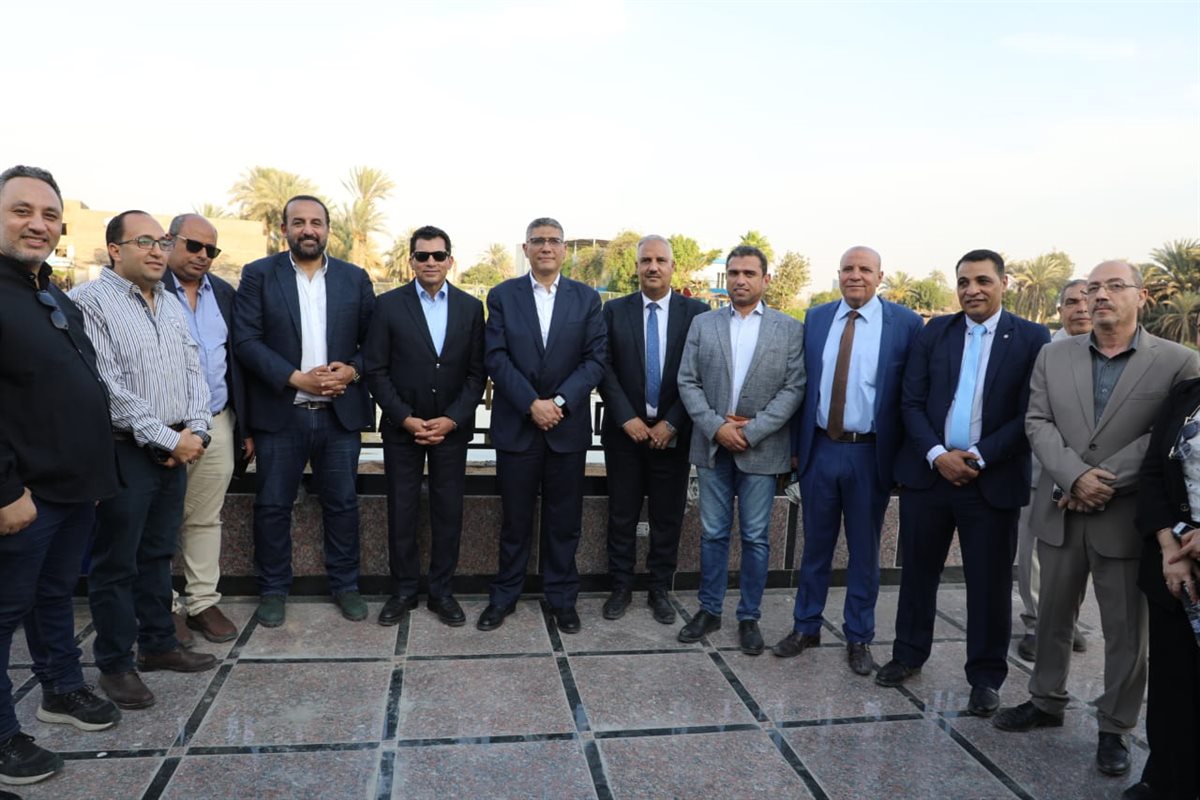 وزير الرياضة ومحافظ الجيزة يفتتحان ملاعب نادي الصحفيين النهري