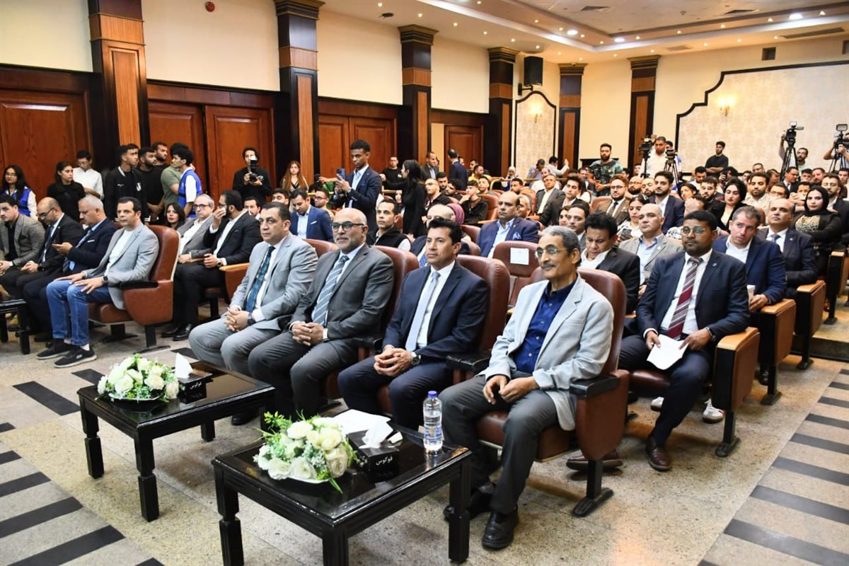 أشرف صبحي يشهد المؤتمر الصحفي لبطولة أندية كرة القدم الإلكترونية