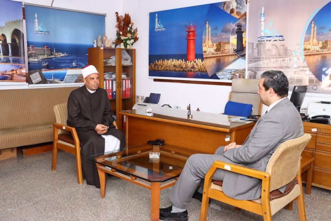محافظ دمياط يلتقي مع مدير الأوقاف .. ڤيتو