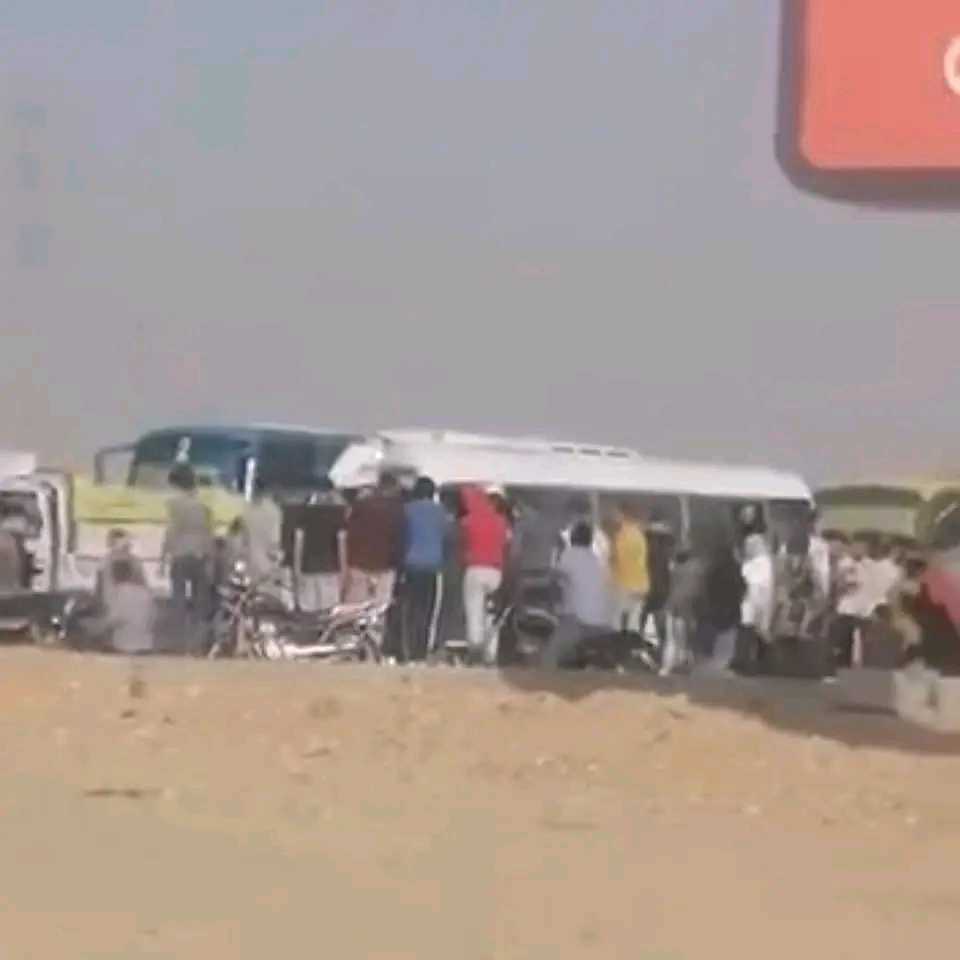 اصابة 9 في تصادم مروع بين اتوبيس وسيارة ملاكى بالشرقية،فيتو