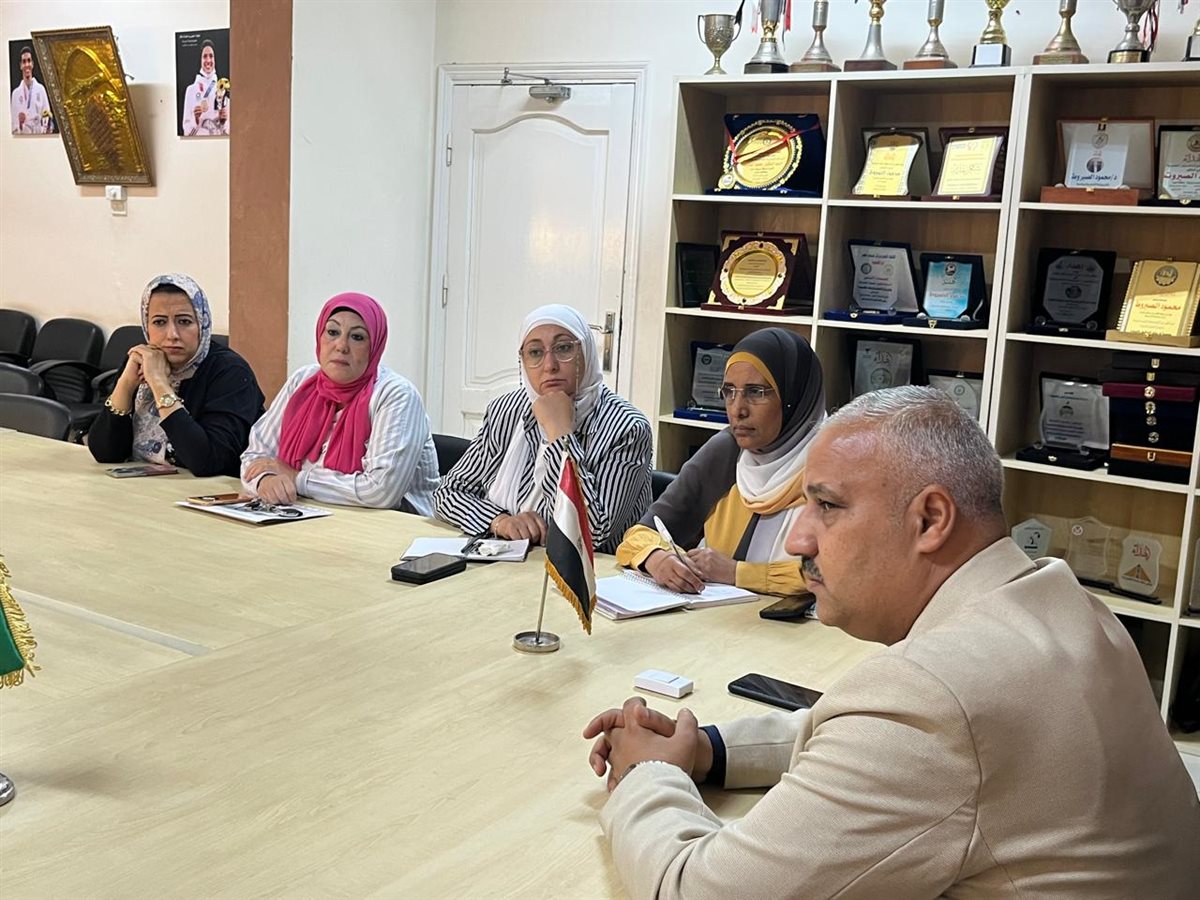 الصبروط يجتمع بلجنة الاستثمار لمناقشة مستجدات تطوير مراكز شباب الجيزة