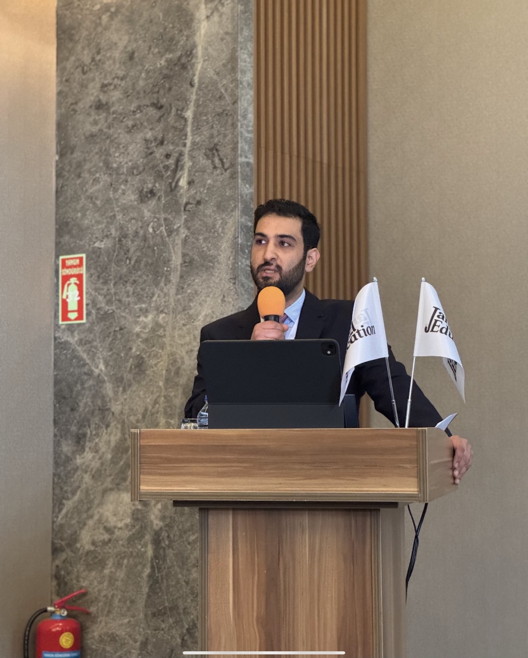 مشاركة الجامعة الأمريكية بالقاهرة في مؤتمر الذكاء الاصطناعي بتركيا