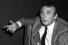 الشاعر نزار قبانى