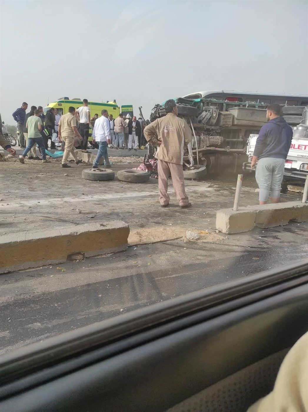 مصرع وإصابة 20 شخصًا في حادث مروع بين ميكروباص ونقل على الطريق الإقليمي بالمنوفية