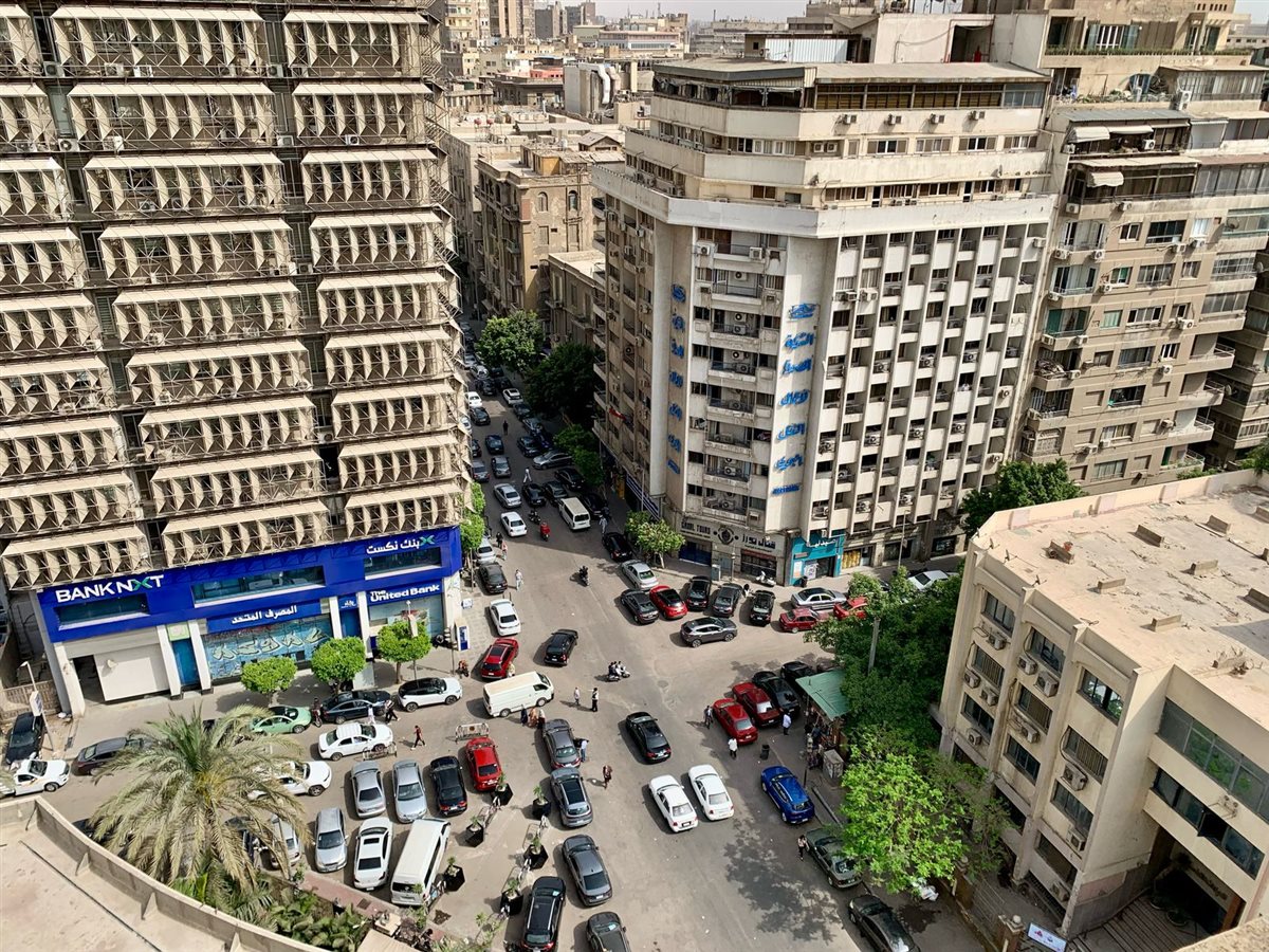 سماء وسط البلد أثناء العاصفة