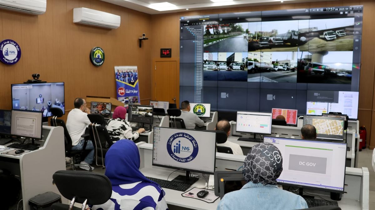 محافظ الإسماعيلية خلال متابعته للوحدات المحلية،فيتو