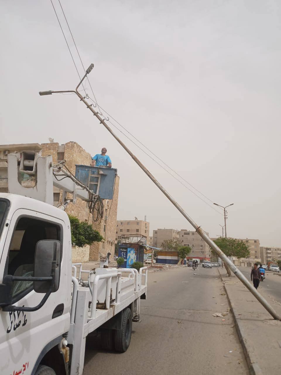 سقوط أشجار واعمدة انارة،فيتو