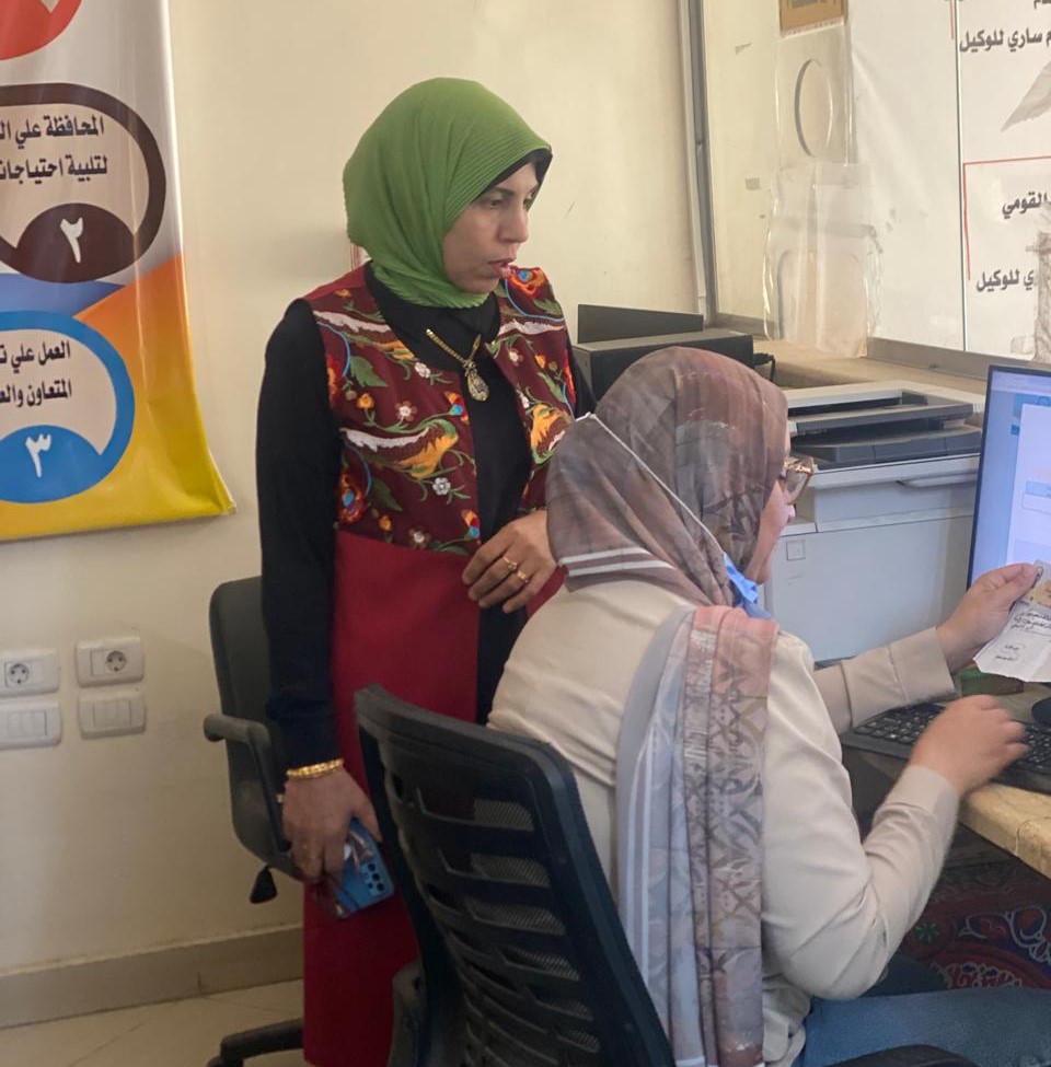 موظفي المركز التكنولوجي بإهناسيا