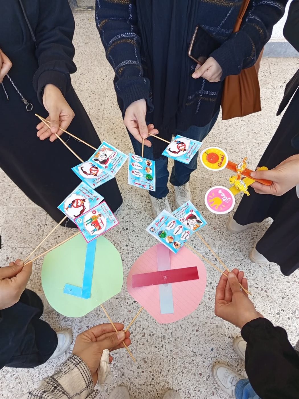 جانب من مناقشة أبحاث الطلاب، فيتو