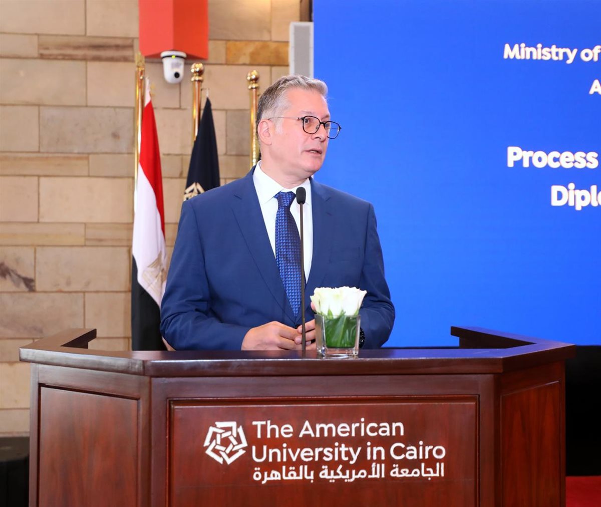 اتفاقية بين الجامعة الأمريكية بالقاهرة ووزارة البترول