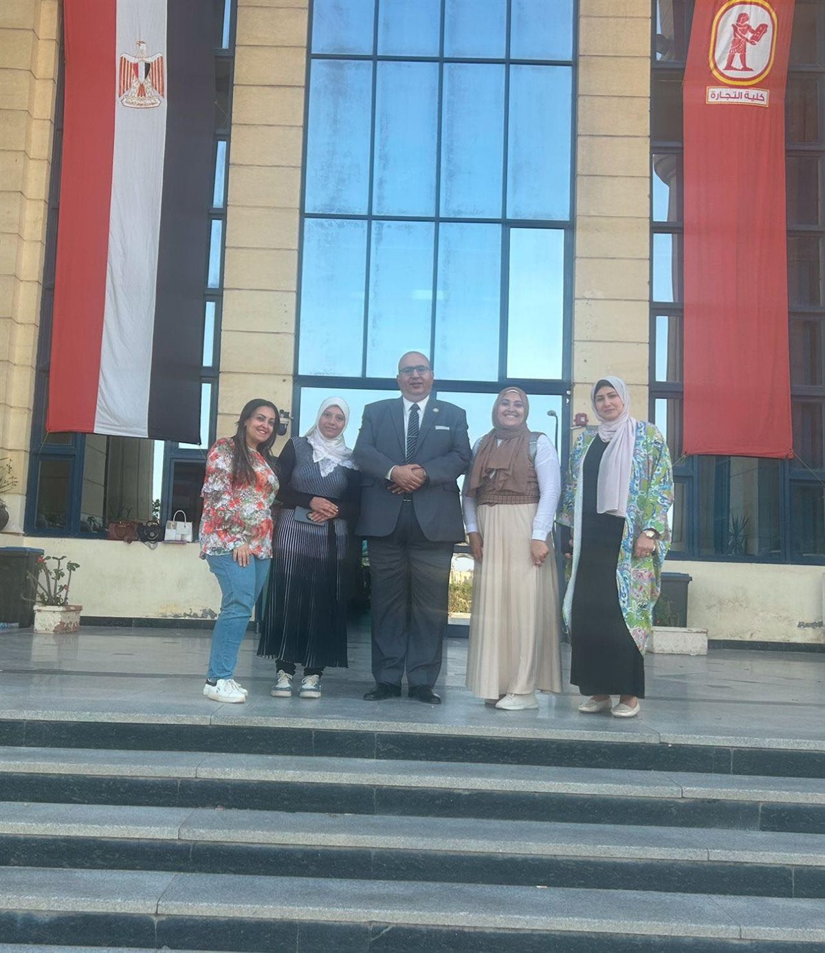 البحيري وسط طلاب الماجستير