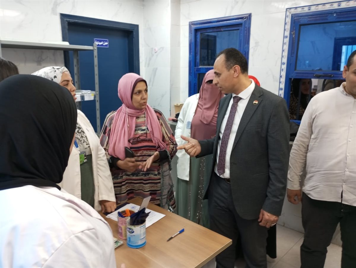 وكيل وزارة الصحة بالشرقية بفاحئ مستشفى ابوكبير المركزي ليلا