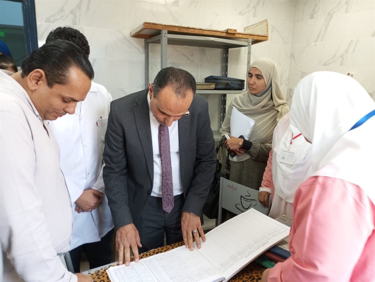 وكيل وزارة الصحة بالشرقية بفاحئ مستشفى ابوكبير المركزي ليلا