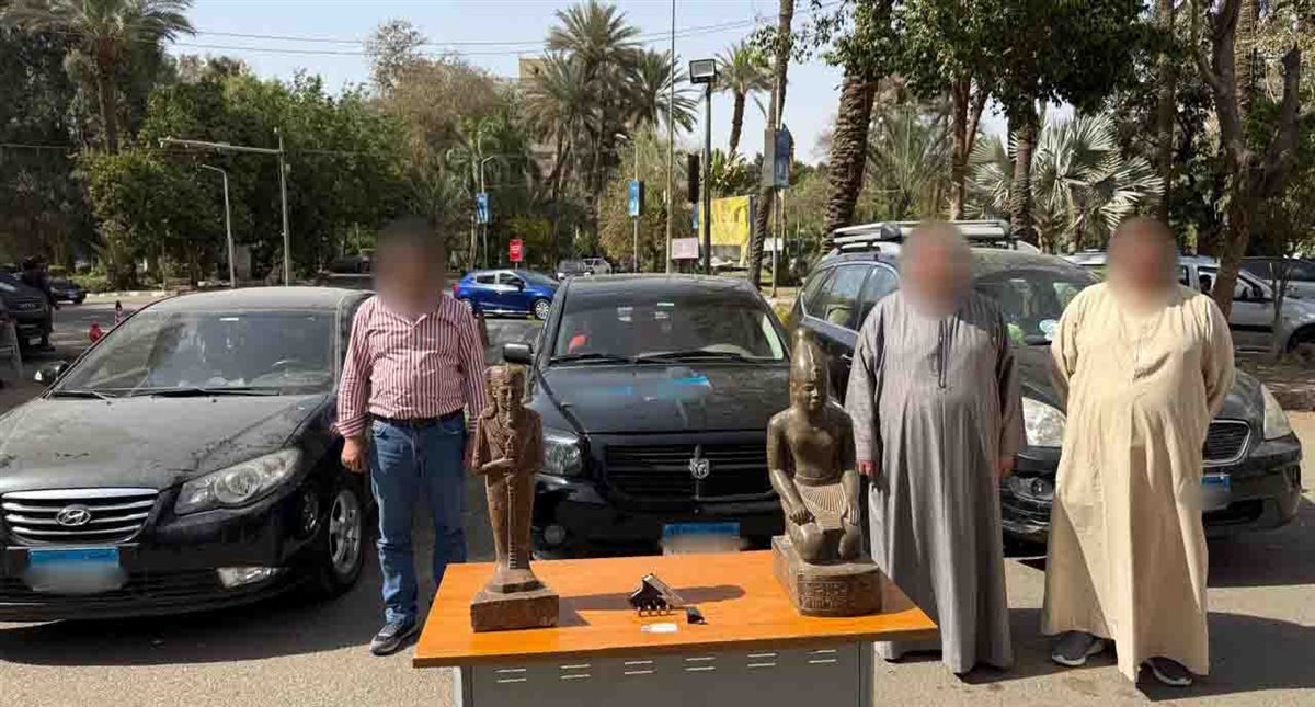 <strong>الشرطة تحبط محاولة نصب وبيع تماثيل مزيفة على أنها أثرية فى القاهرة </strong>
