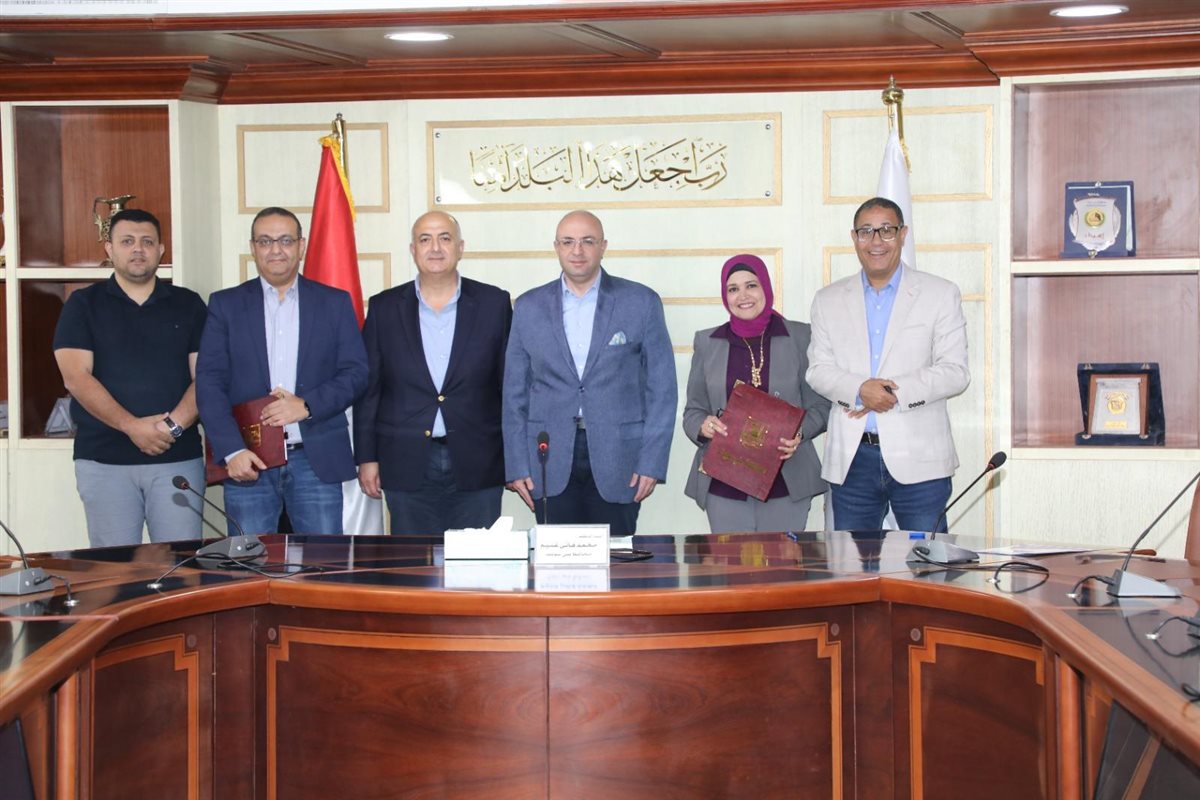 محافظ بني سويف يشهد توقيع بروتوكول