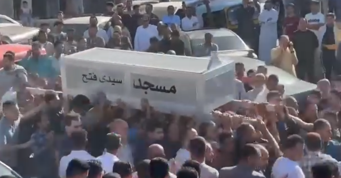 مأساة في كفر الشيخ.. تشييع جثمان طفل قُتل بطلق ناري على يد زملائه