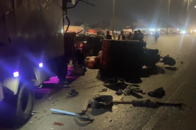 ارتفاع عدد مصابي حادث دائري السلام إلى 17 شخصًا.. تدهس مقطورة لعدة سيارات تتسبب في دمار مروري