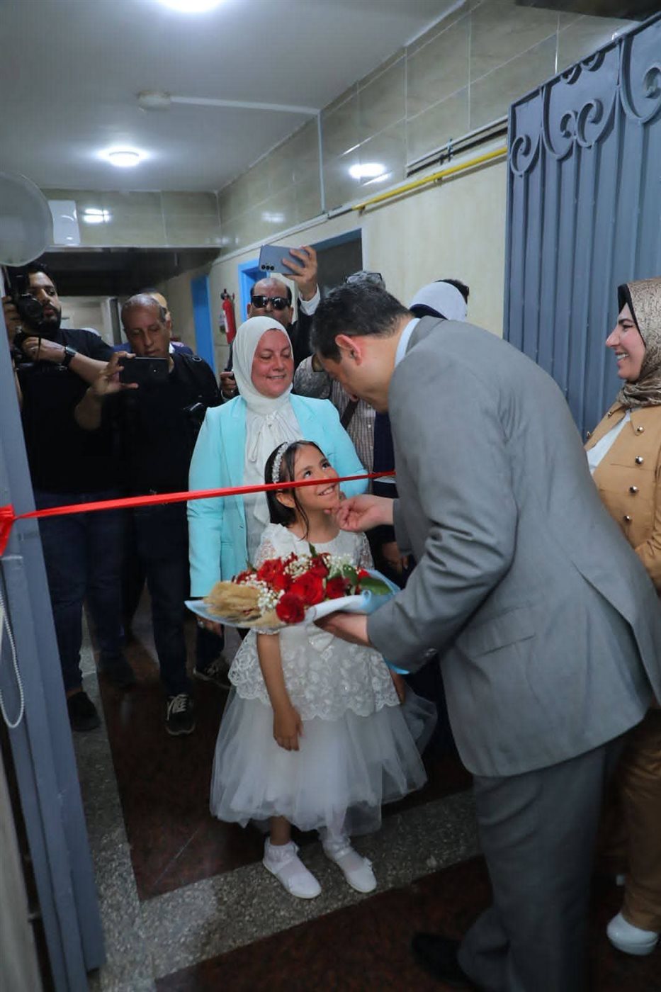 محافظ دمياط يفتتح العناية المركزة بمستشفي دمياط العام