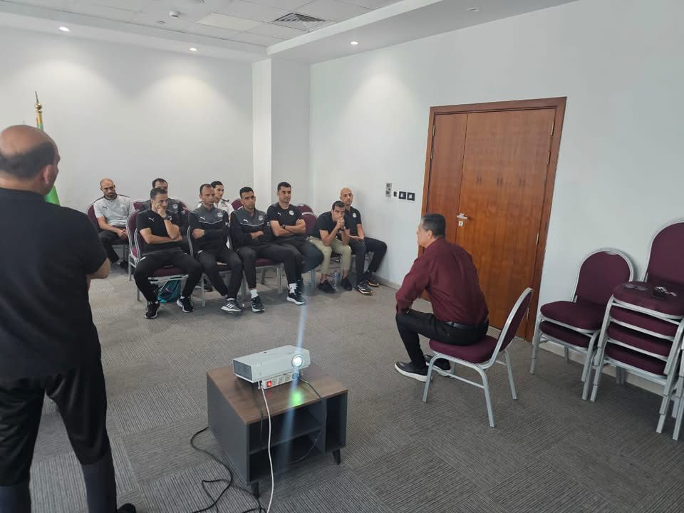 اجتماع لحكام تقنية الـ VAR