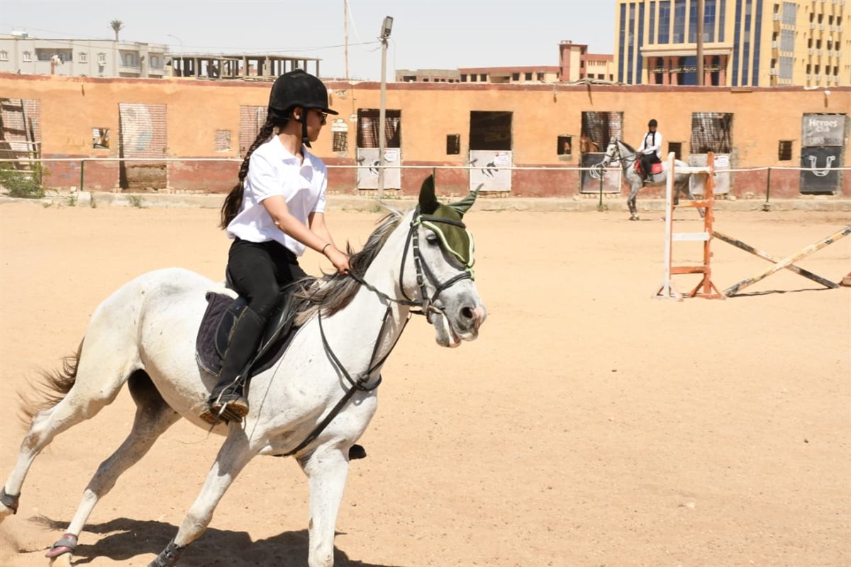 وزير الرياضة ومحافظ بني سويف يتفقدون الأنشطة والمشروعات داخل مركز التنمية الشبابية، فيتو 