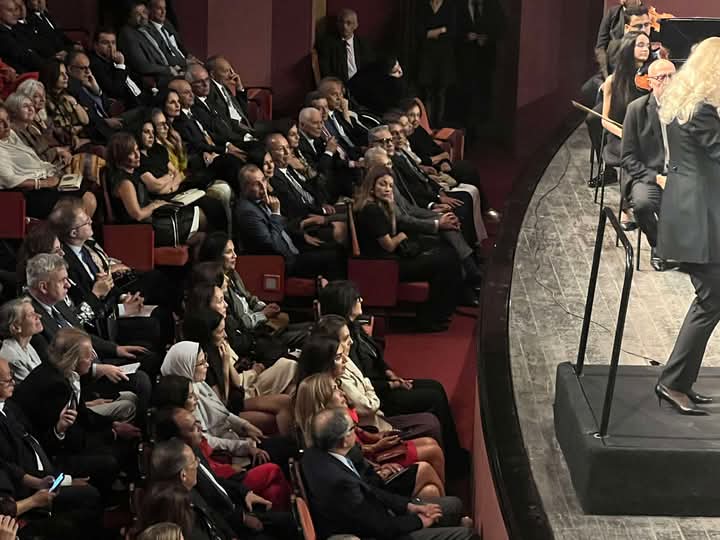 الهلال الأحمر، فيتو