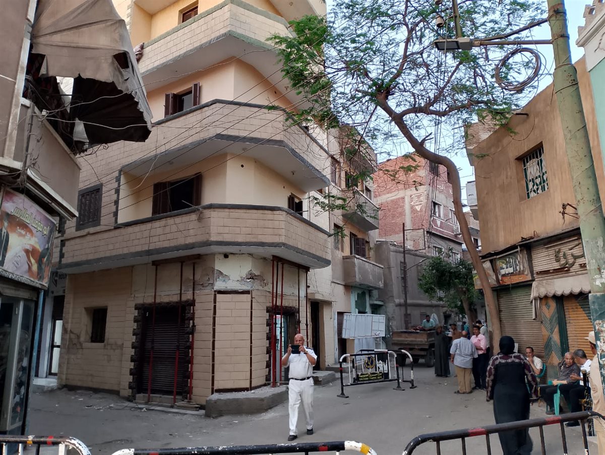 كردون امني بعد اخلاءمنزلين بالقليوبية،فيتو