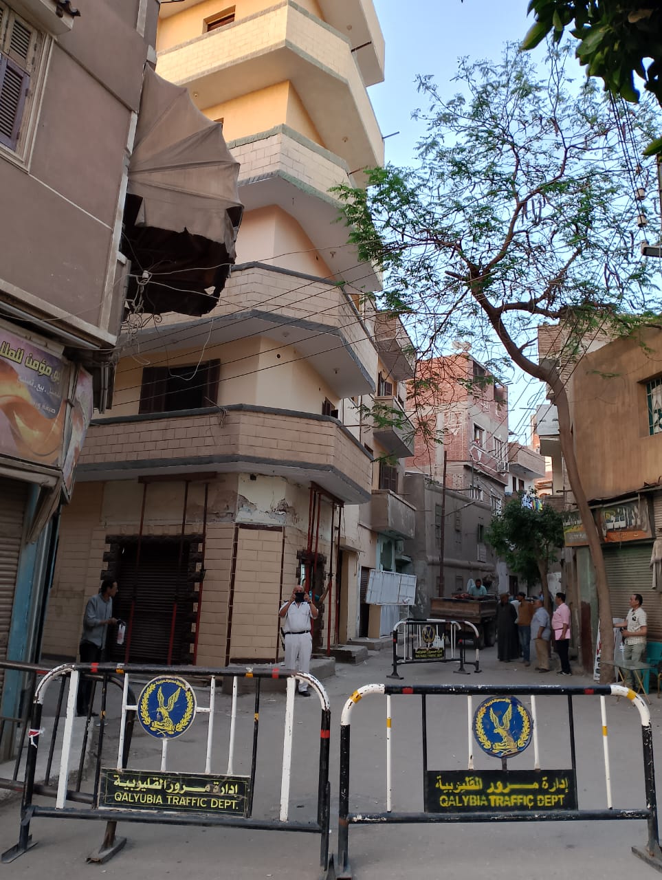 كردون امني بعد اخلاءمنزلين بالقليوبية،فيتو