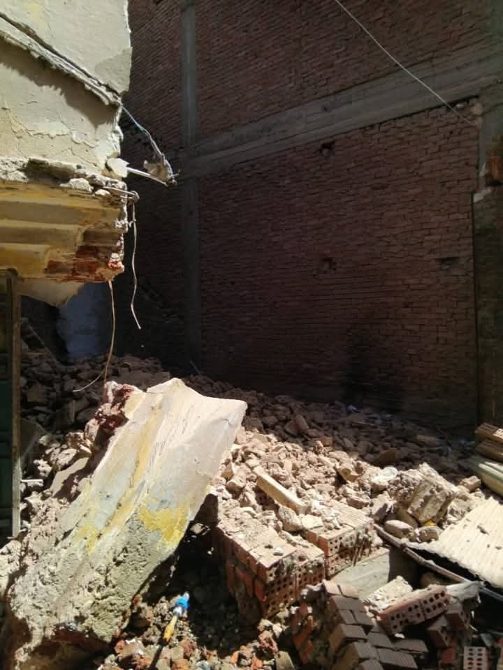 انهيار جزئي لمنزل بالمحلة