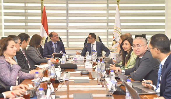 وزير الاستثمار والمالية يجتمعان مع بعثة صندوق النقد، فيتو
