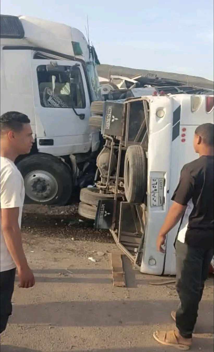 نزيف الاسفلت مستمر..اصابة 21 شخصا في حادث تصادم مروع بالشرقية،فيتو