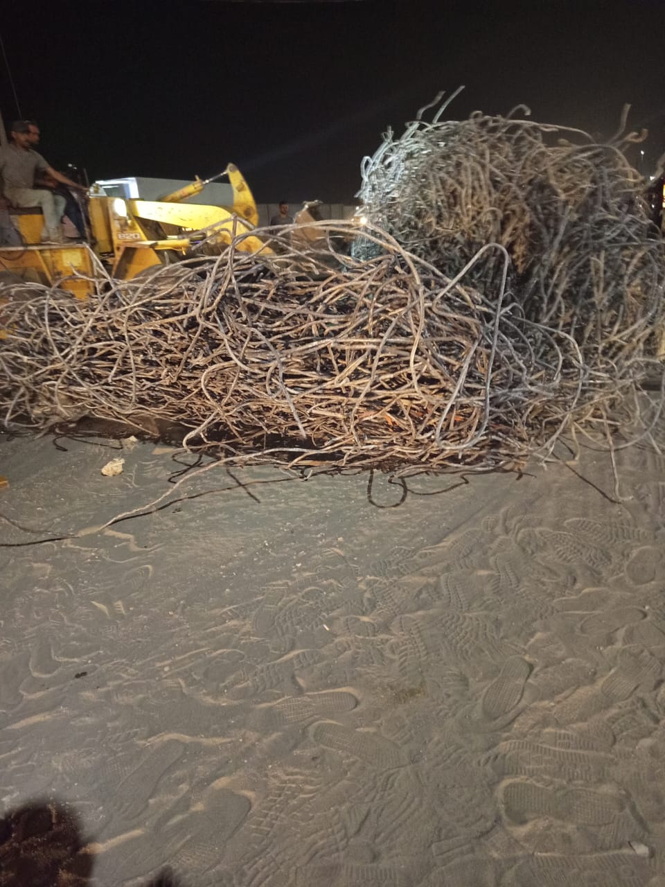 انقلاب سيارة نقل بطريق