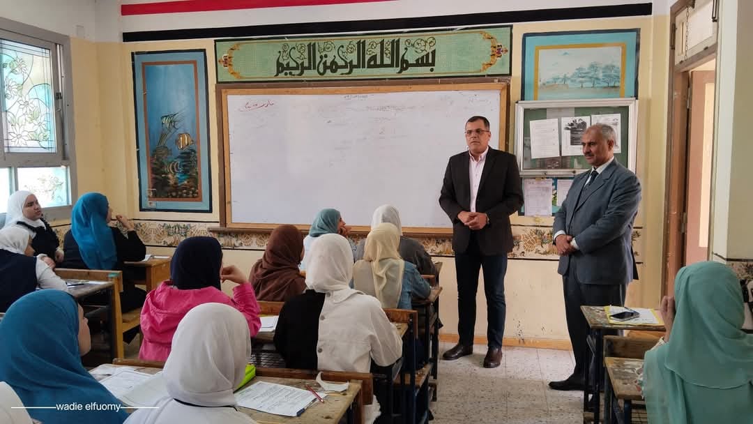 وكيل الوزارة يتابع امتحانات النقل لمدارس التعليم الفني