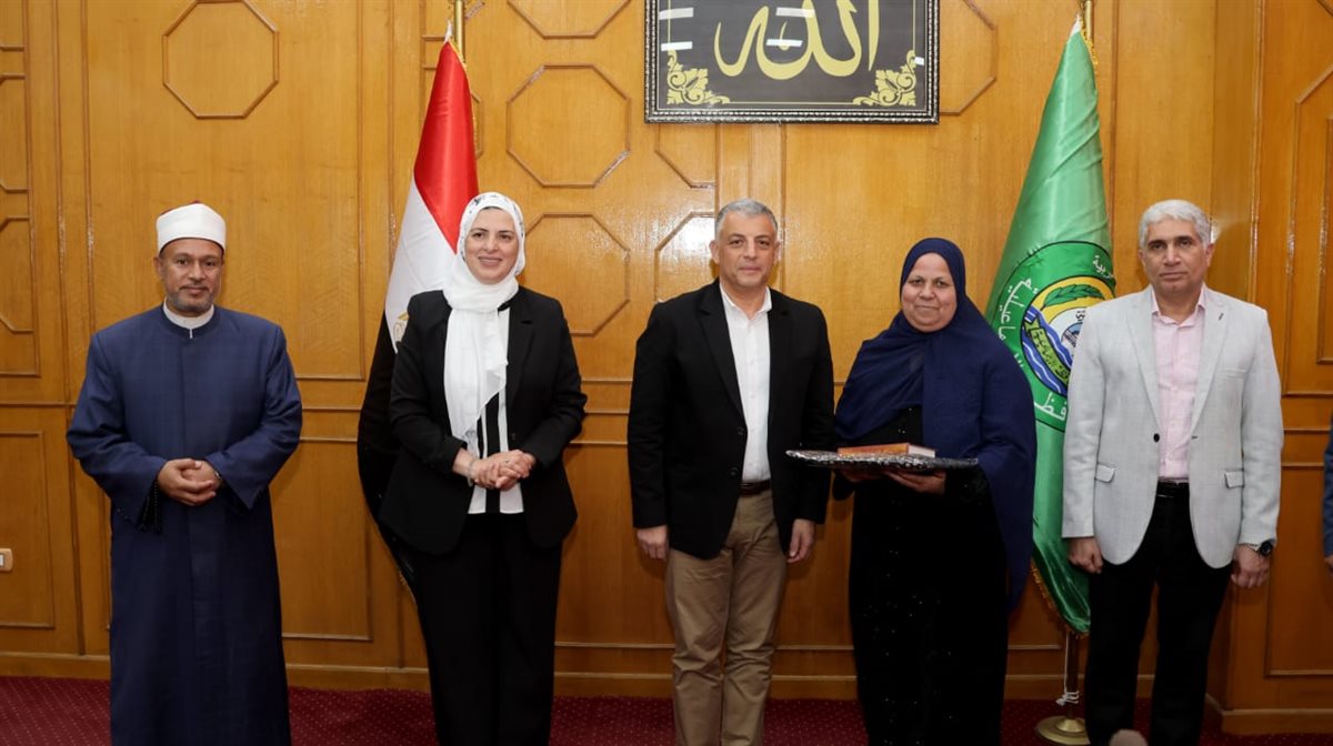 جانب من مراسم التسليم، فيتو