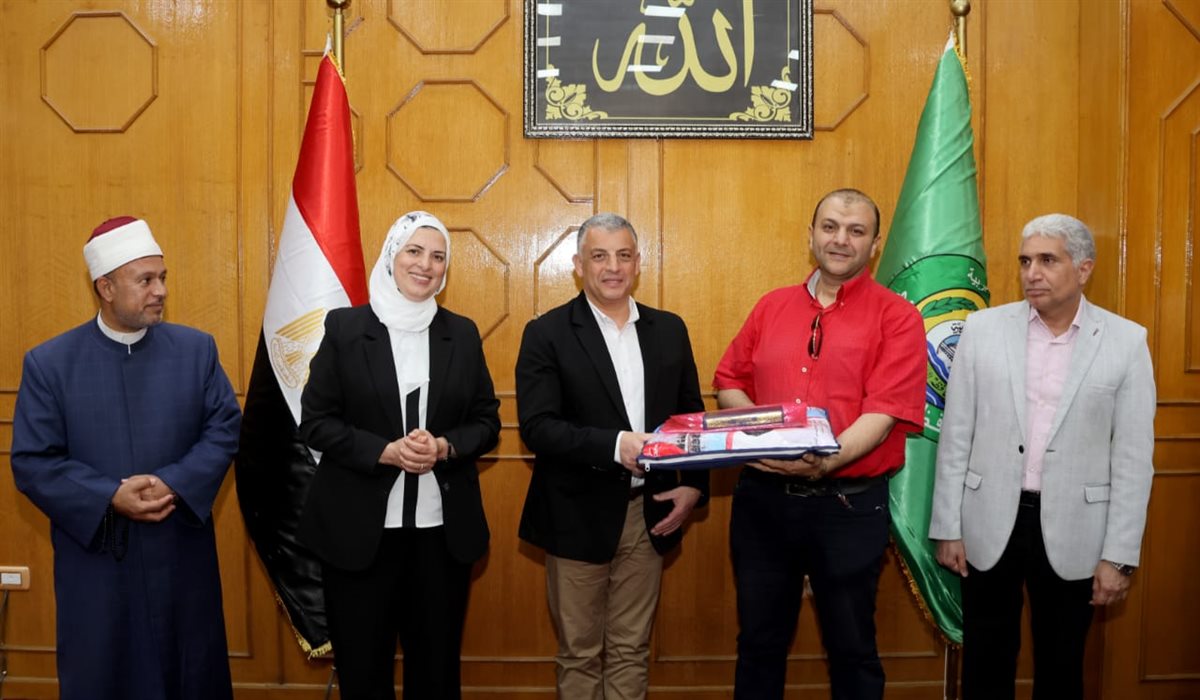 جانب من مراسم التسليم، فيتو