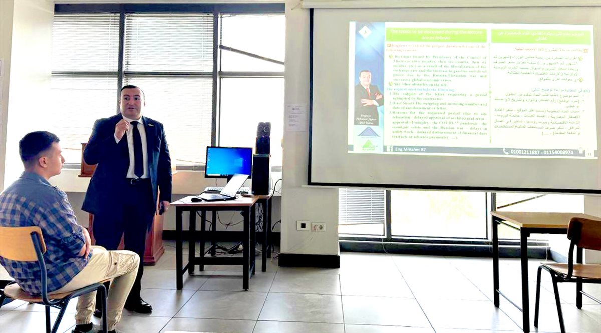 مناقشة أزمة عقود التشييد بالجامعة الألمانية بالقاهرة