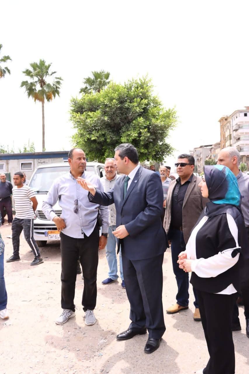 جولة ميدانية لمحافظ دمياط لموقف رأس البر