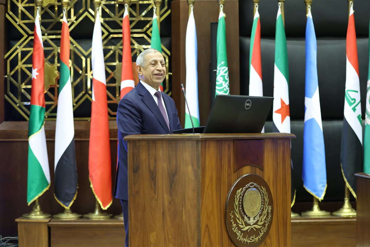 رئيس المحكمة الدستورية يزور الأكاديمية العربية